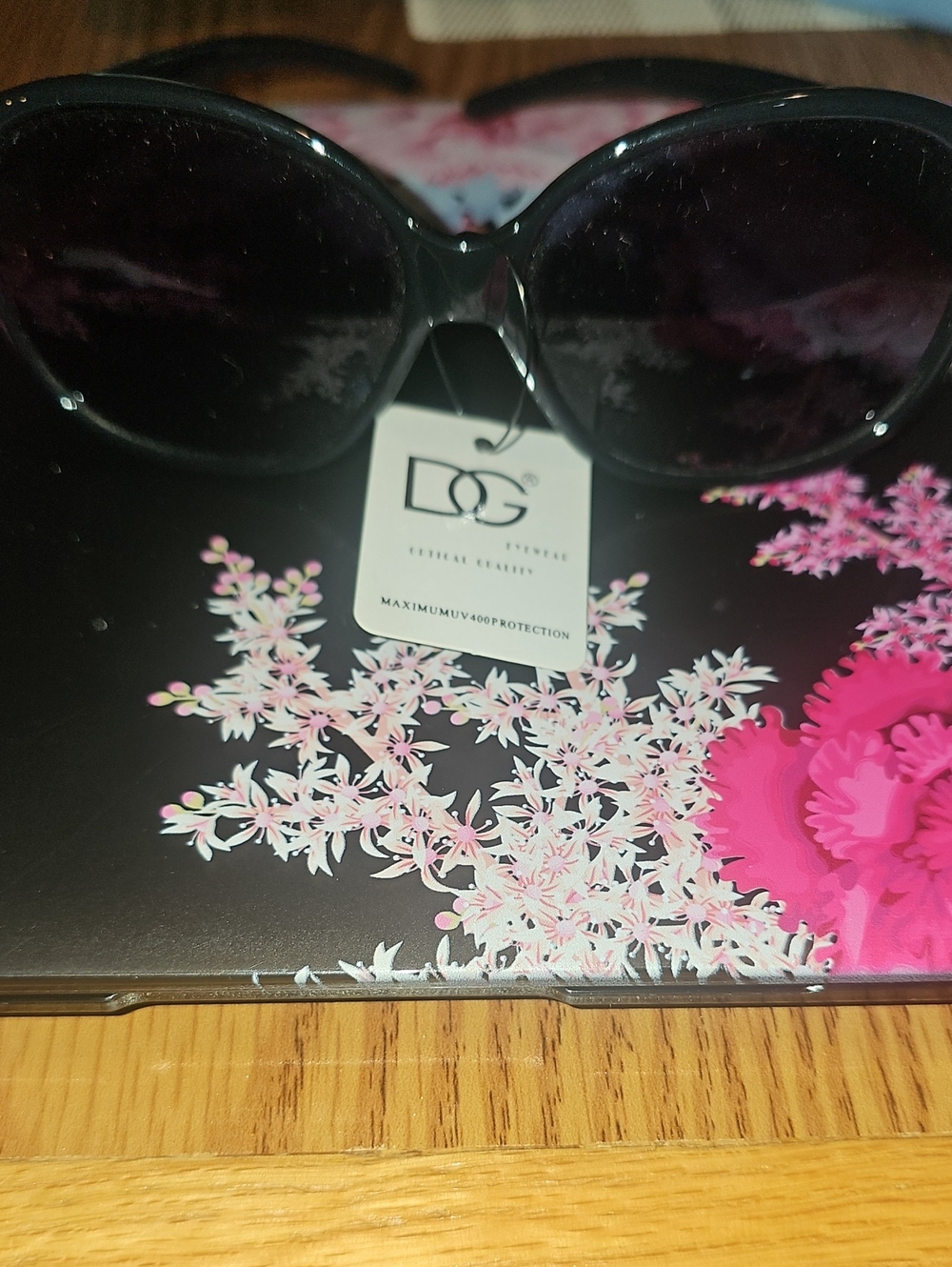 DG NWT Eyewear Women’s Black Sunglasses - UV Protection